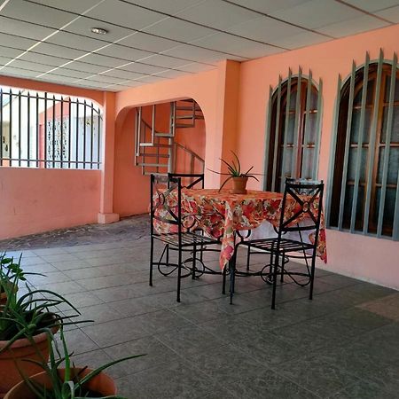 Casa Robles - Room Close To Airport #2 มานากัว ภายนอก รูปภาพ